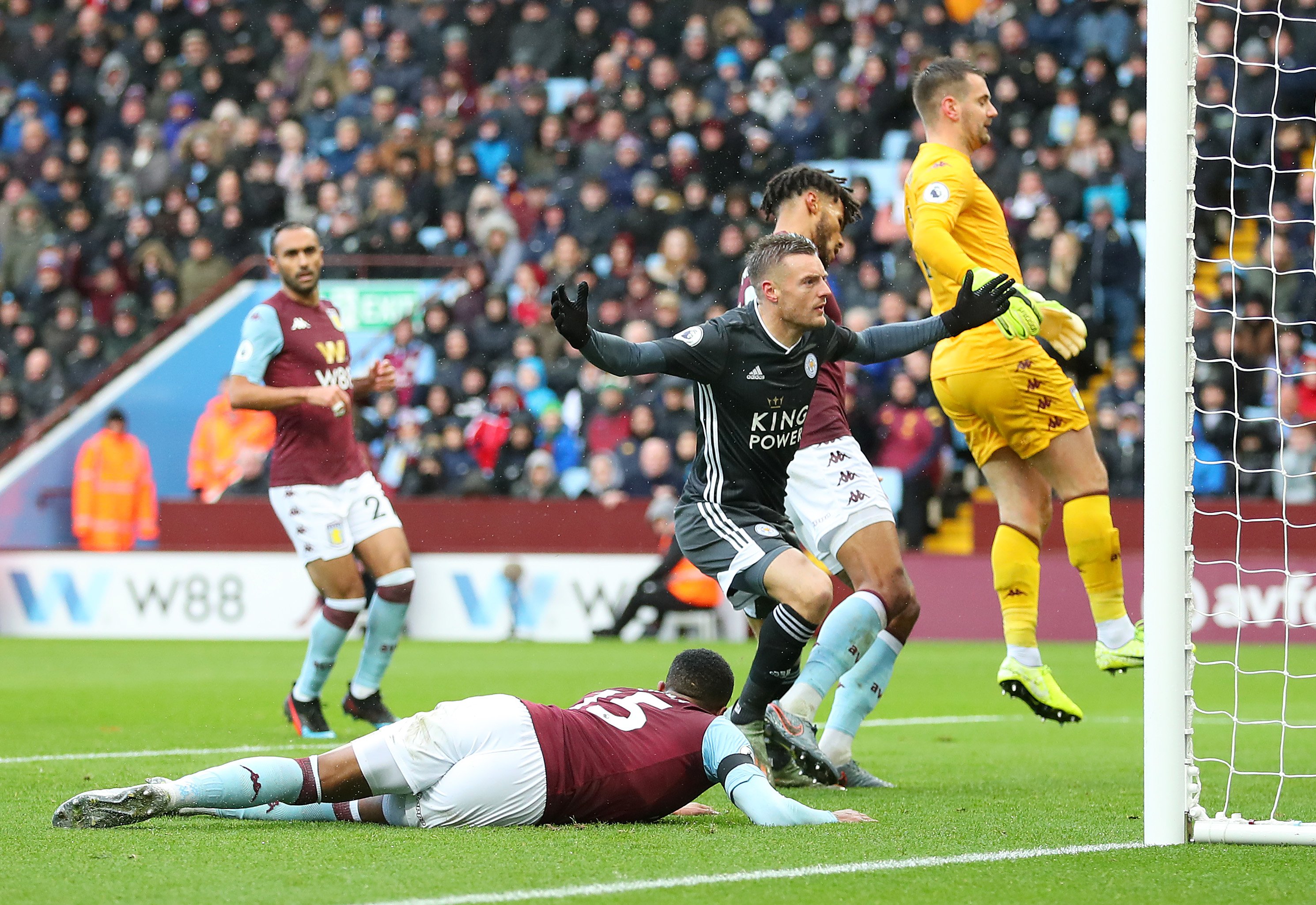 內聯賽為年 內聯賽為年